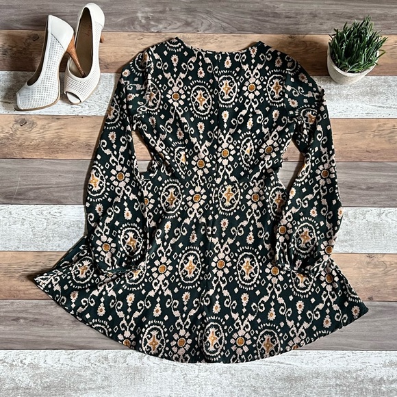 SOLD. Forever 21 lightweight Art Deco Print 
A-Line Dress Size Small - Picture 2 of 10